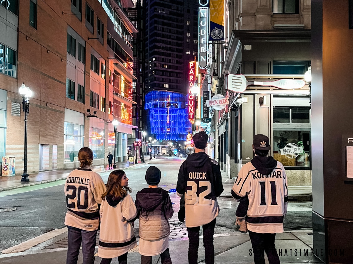 la kings hockey fans walking at night in downtown boston